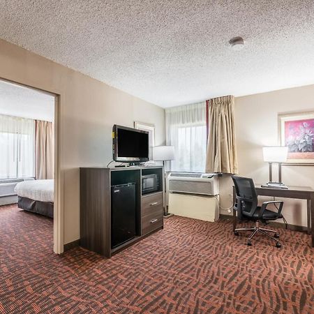 Lake Norman Inn And Suites Cornelius Extérieur photo