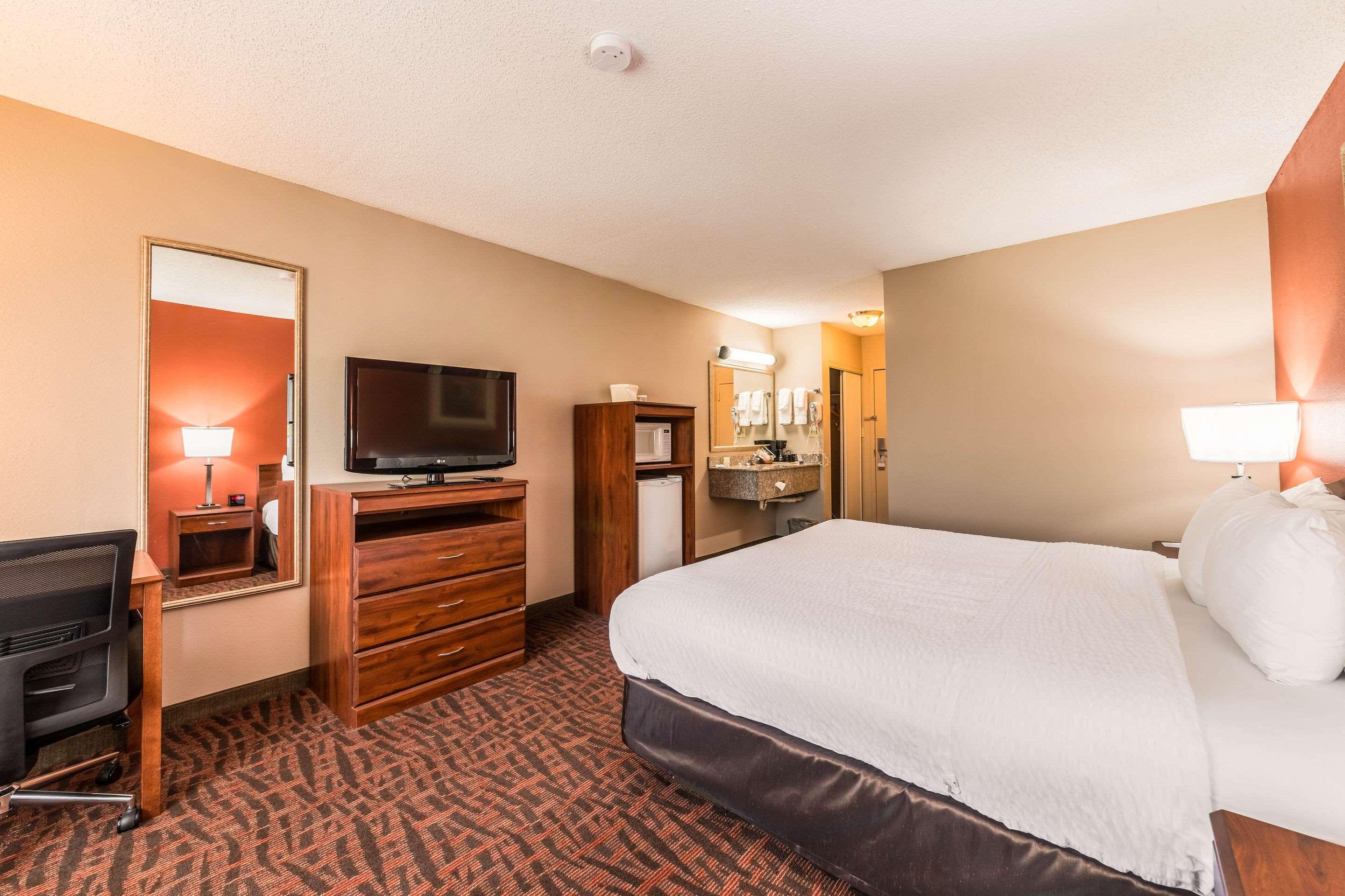 Lake Norman Inn And Suites Cornelius Extérieur photo