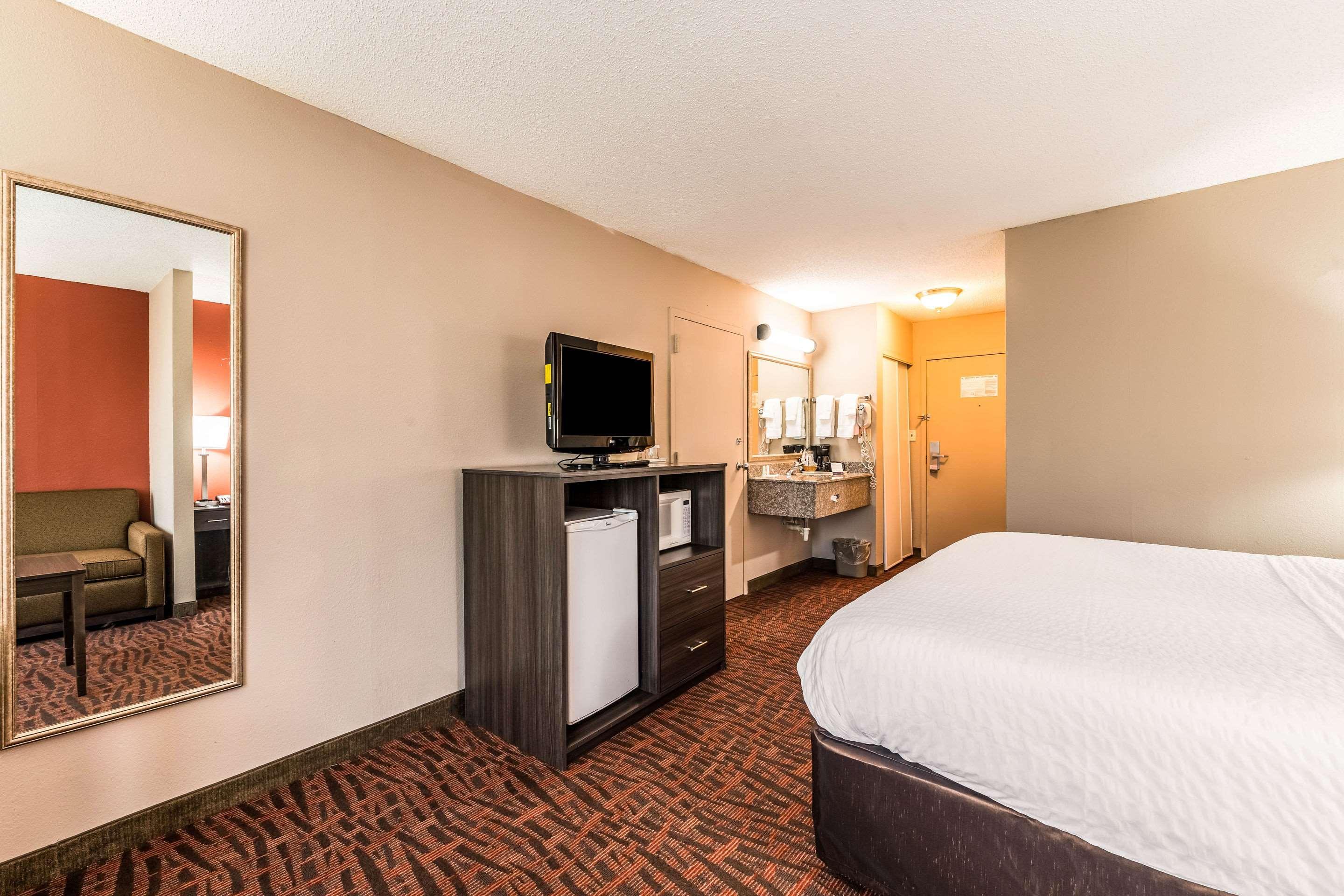 Lake Norman Inn And Suites Cornelius Extérieur photo