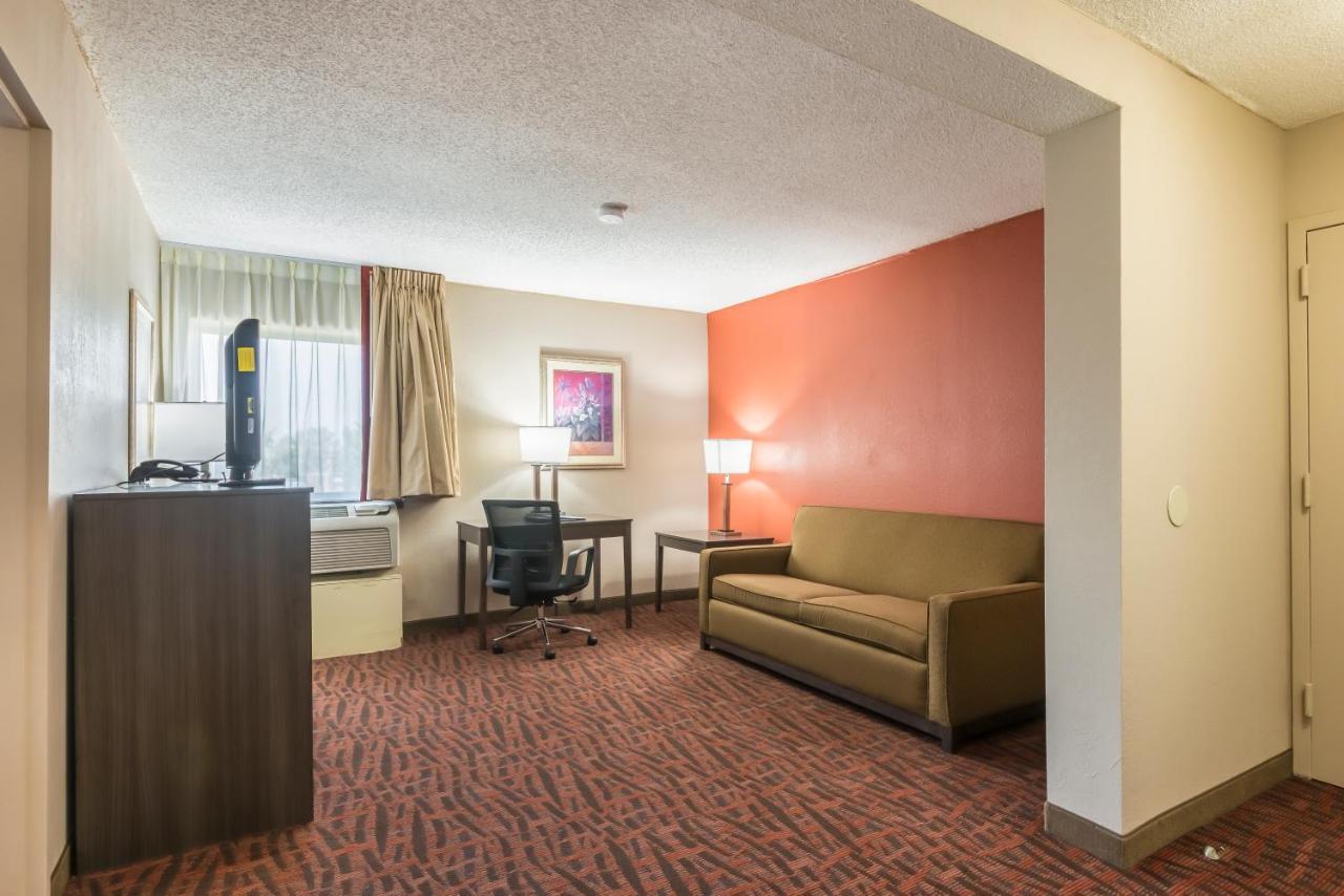 Lake Norman Inn And Suites Cornelius Extérieur photo