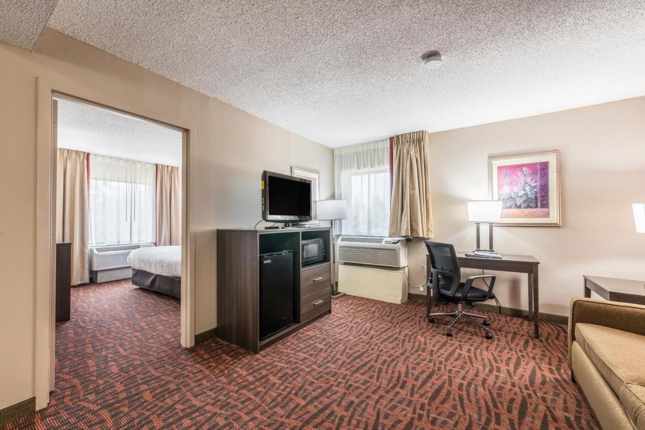 Lake Norman Inn And Suites Cornelius Extérieur photo