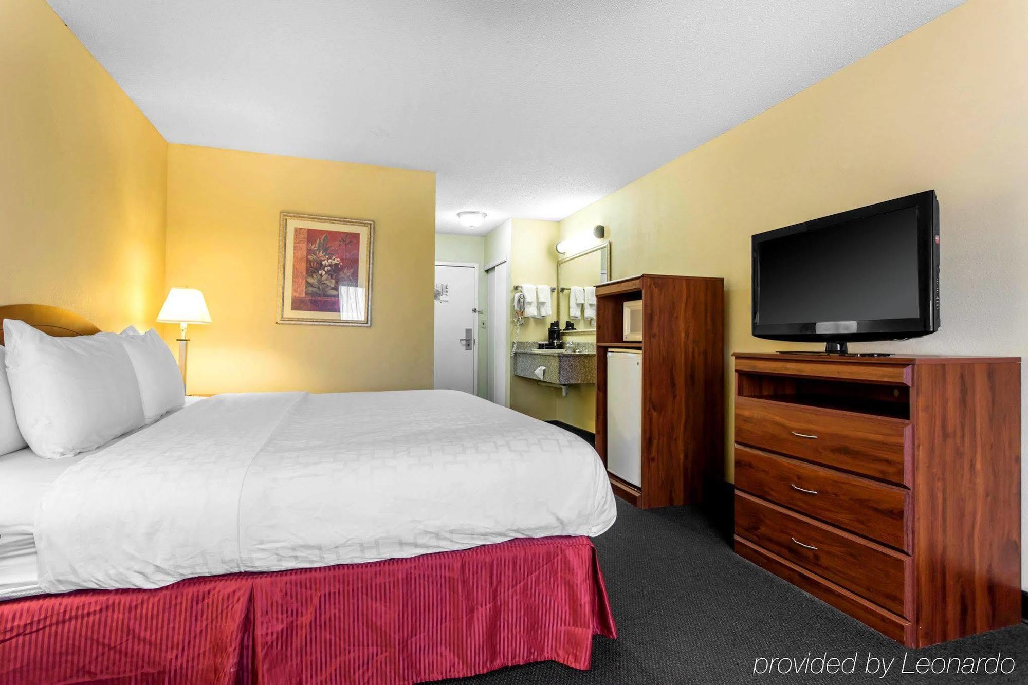 Lake Norman Inn And Suites Cornelius Extérieur photo