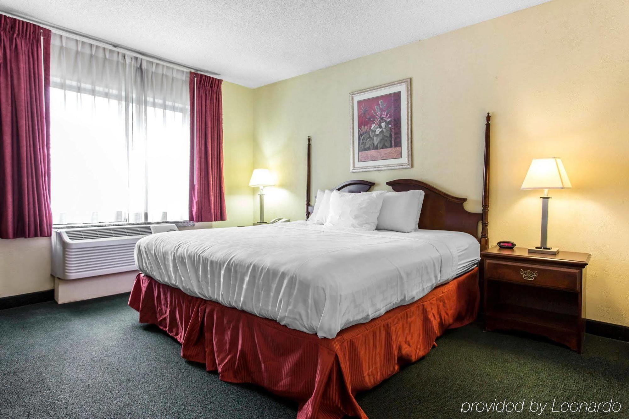 Lake Norman Inn And Suites Cornelius Extérieur photo