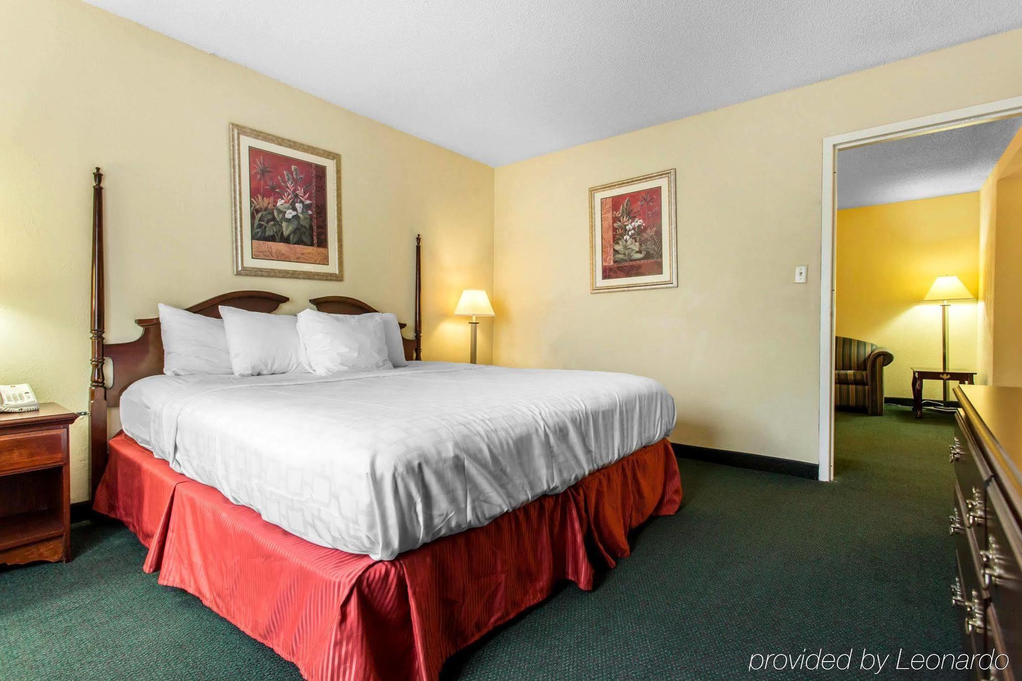 Lake Norman Inn And Suites Cornelius Extérieur photo