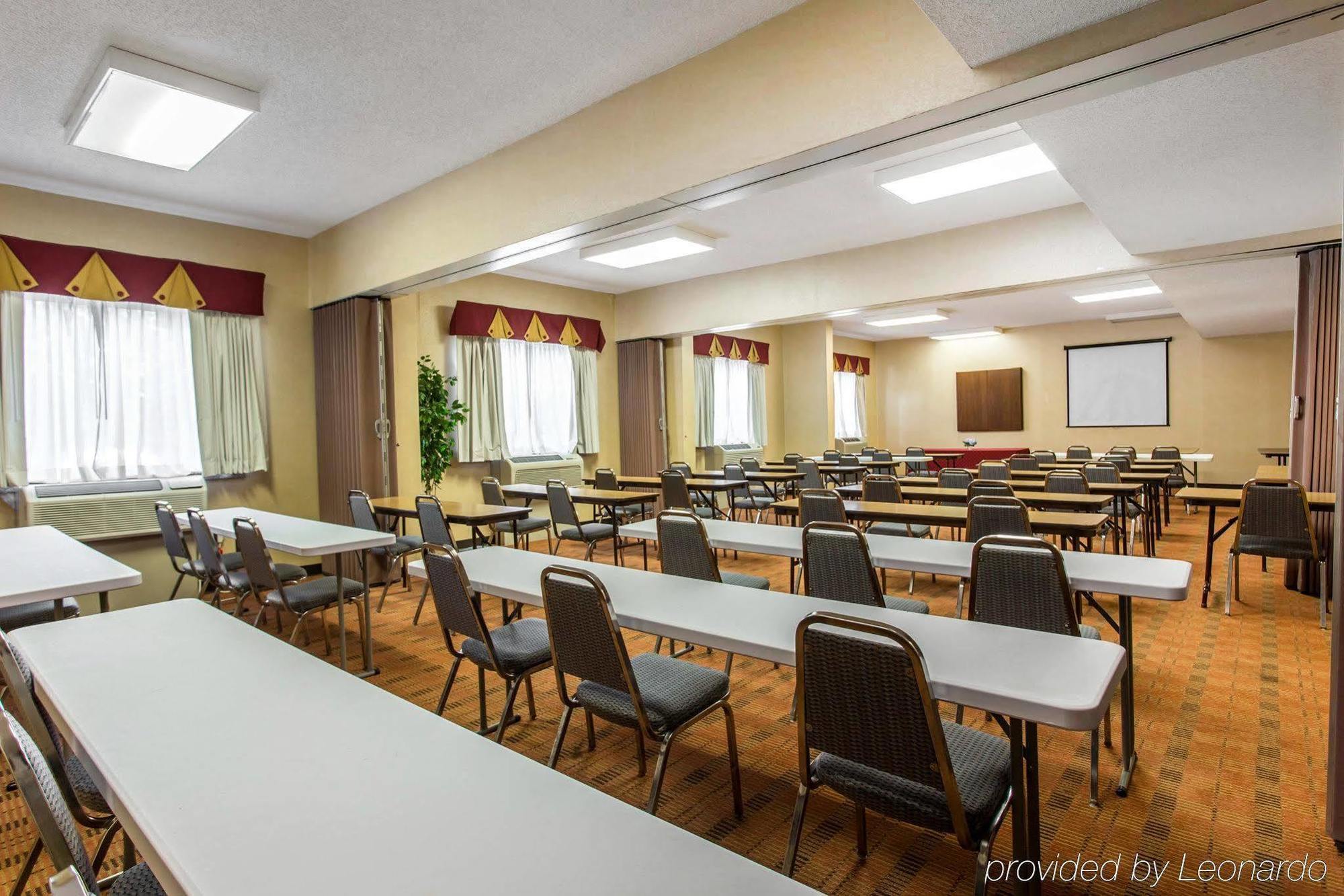 Lake Norman Inn And Suites Cornelius Extérieur photo