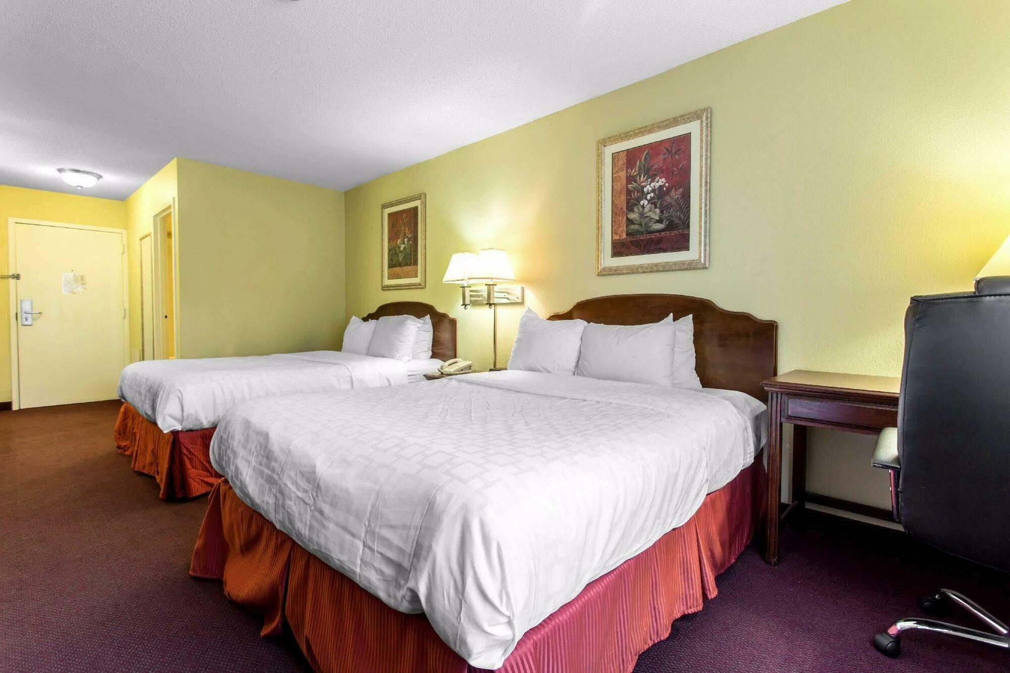 Lake Norman Inn And Suites Cornelius Extérieur photo