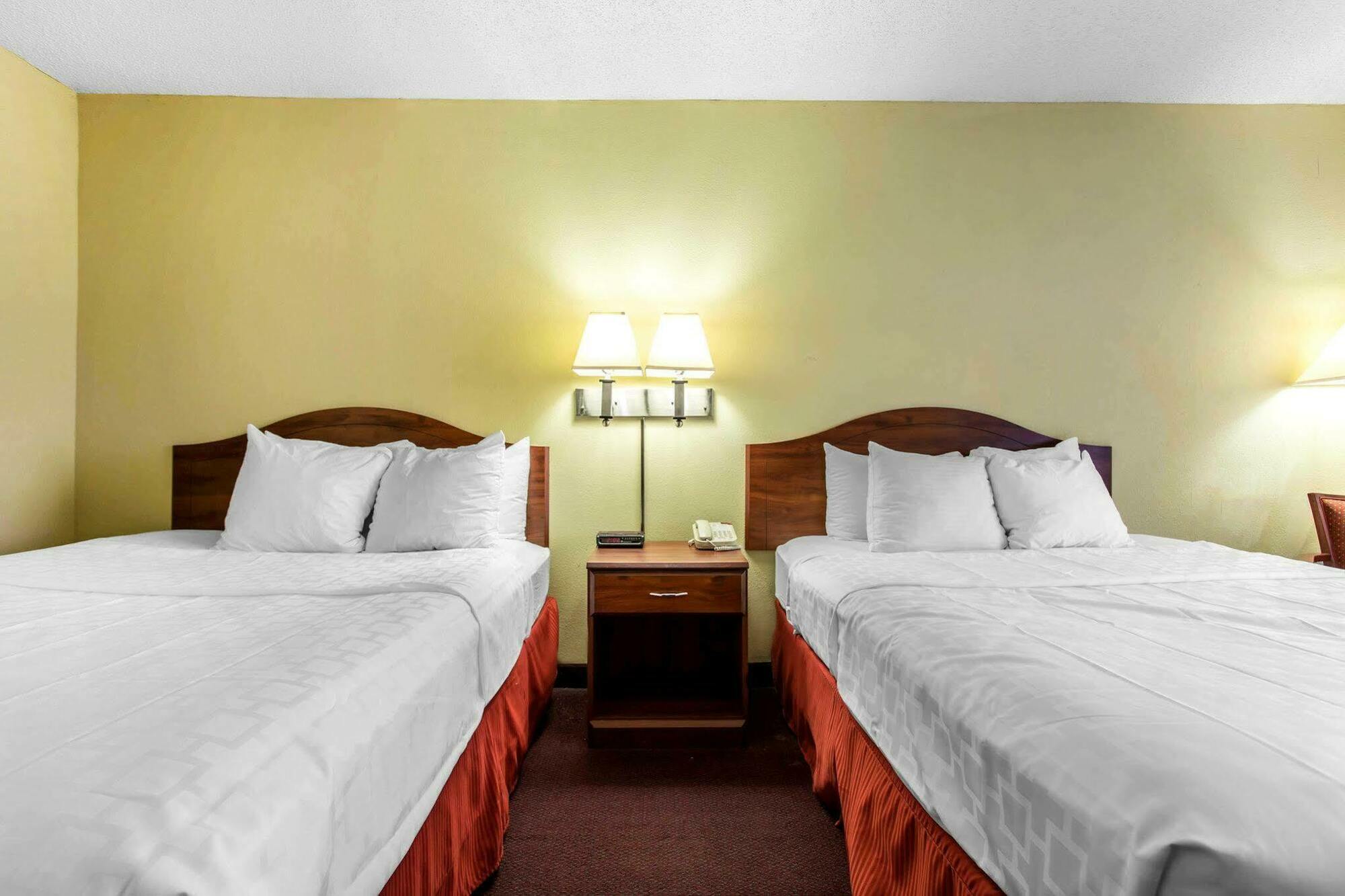 Lake Norman Inn And Suites Cornelius Extérieur photo